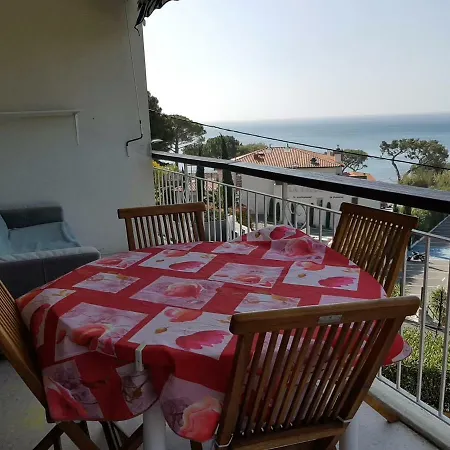 T2 Avec Vue Mer, Parking Et A 100 M De La Mer カシ